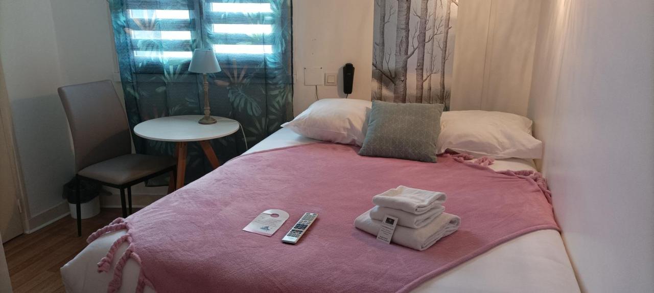 Hotel Le Petit Billot Vitré Екстериор снимка