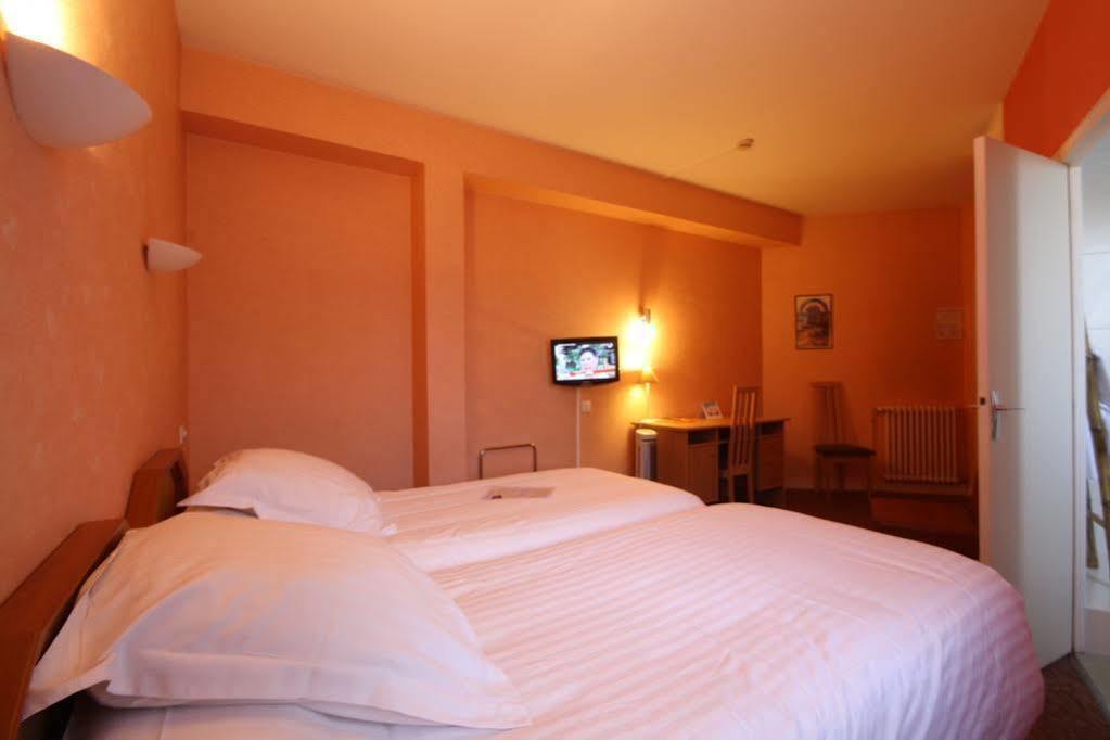 Hotel Le Petit Billot Vitré Екстериор снимка