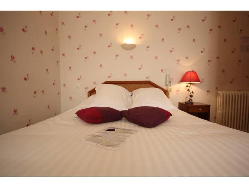 Hotel Le Petit Billot Vitré Екстериор снимка